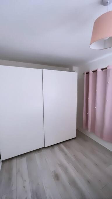 3 Stories, 5 Bedroom House In Prime Location With Balcony And Shared Garden 리버풀 외부 사진