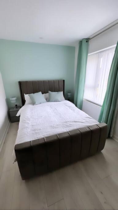 3 Stories, 5 Bedroom House In Prime Location With Balcony And Shared Garden 리버풀 외부 사진